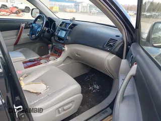 2013 Toyota Highlander Limited with VIN JTEDC3EH4D2014739, listed as a IAAI auction lot 41897547 with 309,926 mi miles and . Bid and sale history available at DreamBid. Image 5.