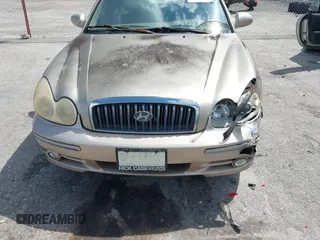 2005 Hyundai Sonata GLS with VIN KMHWF35H65A176380, listed as a IAAI auction lot 41940947 with 84,706 mi miles. Bid and sale history available at carsss.com. Image 6.