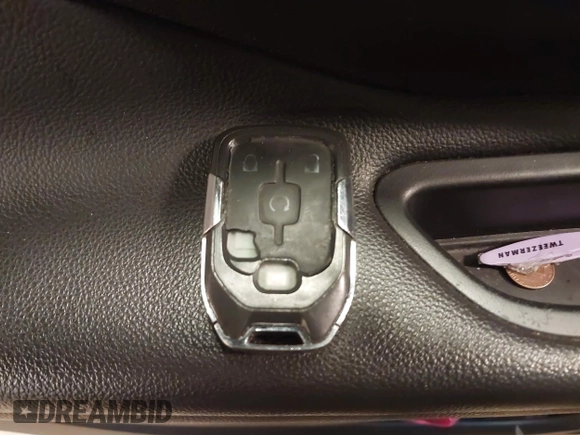 2019 GMC Terrain SLE with VIN 3GKALTEV9KL101307, listed as a IAAI auction lot 41553370 with 82,760 mi miles. Bid and sale history available at carsss.com. Image 11.