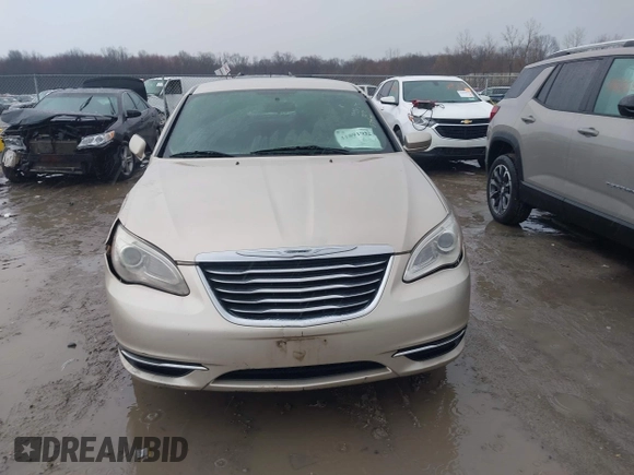 2013 Chrysler 200 Touring with VIN 1C3CCBBB3DN639114, listed as a IAAI auction lot 41891932 with 196,693 mi miles. Bid and sale history available at carsss.com. Image 12.