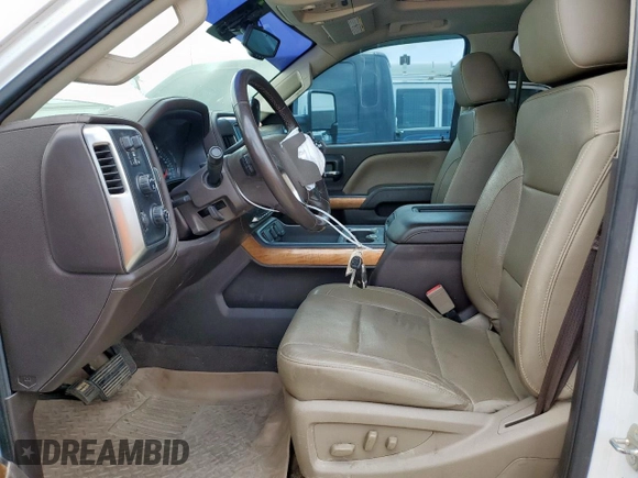2019 Chevrolet Silverado 3500HD LTZ z VIN 1GC4KXEYXKF162334, wystawiony jako Copart lot #57186785 z przebiegiem 129 564 mil mil oraz Szkoda całkowita • Salvage title. Historia ofert i sprzedaży dostępna na DreamBid. Obrazek 7.
