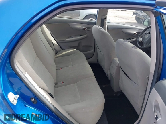 2010 Toyota Corolla z VIN 2T1BU4EE7AC431256, wystawiony jako IAAI lot #41841052 z przebiegiem 221 003 mil mil oraz . Historia ofert i sprzedaży dostępna na DreamBid. Obrazek 8.