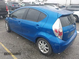 2013 Toyota Prius One z VIN JTDKDTB36D1048110, wystawiony jako IAAI lot #41568386 z przebiegiem 222 791 mil mil oraz . Historia ofert i sprzedaży dostępna na DreamBid. Obrazek 3.