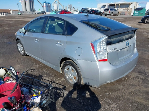 2010 Toyota Prius II with VIN JTDKN3DU1A0047225, listed as a IAAI auction lot 41833174 with 218,334 mi miles. Bid and sale history available at carsss.com. Image 3.