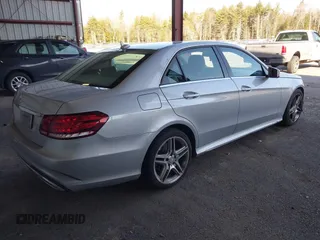 2014 Mercedes-Benz E 350 Sport z VIN WDDHF5KB2EA831973, wystawiony jako IAAI lot #41748637 z przebiegiem 153 481 mil mil oraz . Historia ofert i sprzedaży dostępna na DreamBid. Obrazek 4.