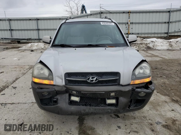2005 Hyundai Tucson GLS with VIN KM8JN72D05U051699, listed as a Copart auction lot 43242335 with 182,859 mi miles and Non Repairable. Bid and sale history available at carsss.com. Image 5.