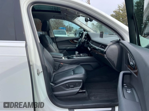 2018 Audi Q7 Premium Plus with VIN WA1LAAF70JD019690, listed as a Copart auction lot 49583775 with 127,047 mi miles and Clean Title. Bid and sale history available at carsss.com. Image 5.
