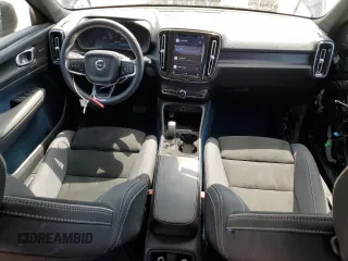 2023 Volvo XC40 Ultimate z VIN YV4ED3UM2P2109080, wystawiony jako Copart lot #58180915 z przebiegiem 20 137 mil mil oraz Szkoda całkowita • Salvage title. Historia ofert i sprzedaży dostępna na DreamBid. Obrazek 8.