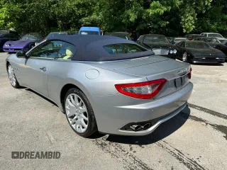 2010 Maserati GranTurismo z VIN ZAM45KMA2A0051367, wystawiony jako Copart lot #66652475 z przebiegiem 43 225 mil mil oraz Czysty tytuł • Clean title. Historia ofert i sprzedaży dostępna na DreamBid. Obrazek 3.