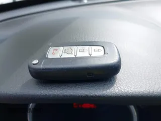 2013 Kia Sorento EX z VIN 5XYKUDA65DG413913, wystawiony jako IAAI lot #42256920 z przebiegiem 115 829 mil mil oraz . Historia ofert i sprzedaży dostępna na DreamBid. Obrazek 11.
