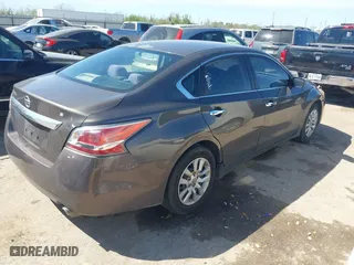 2015 Nissan Altima 2.5 with VIN 1N4AL3AP2FN301492, listed as a IAAI auction lot 41820546 with 147,567 mi miles. Bid and sale history available at carsss.com. Image 4.