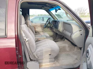 1999 GMC Suburban with VIN 1GKEC16R3XJ707787, listed as a IAAI auction lot 41826640 with 175,437 mi miles. Bid and sale history available at carsss.com. Image 5.
