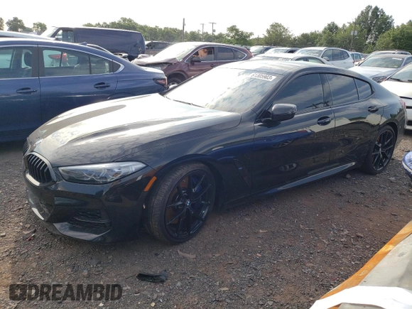 2022 BMW 8 Series M850i with VIN WBAGV8C01NCH65668, listed as a Copart auction lot 61305903 with 0 mi miles. Bid and sale history available at carsss.com. Image 1.