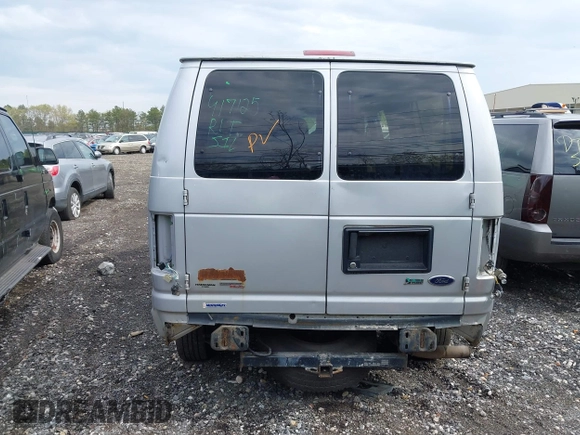 2014 Ford Econoline Passenger XL z VIN 1FBNE3BL3EDA67454, wystawiony jako IAAI lot #42186097 z przebiegiem Nie podano mil oraz . Historia ofert i sprzedaży dostępna na DreamBid. Obrazek 15.