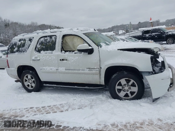 2008 GMC Yukon Denali z VIN 1GKFK63898J201334, wystawiony jako IAAI lot #41528354 z przebiegiem Nie podano mil oraz . Historia ofert i sprzedaży dostępna na DreamBid. Obrazek 12.