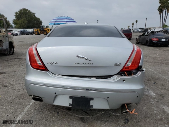 2014 Jaguar XJ with VIN SAJWJ2GD2E8V62696, listed as a Copart auction lot 76620494 with 85,487 mi miles and Salvage Title. Bid and sale history available at carsss.com. Image 6.