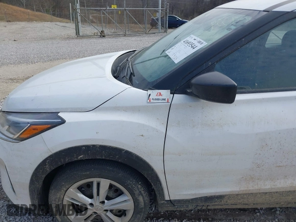 2022 Nissan Kicks S with VIN 3N1CP5BV3NL521872, listed as a IAAI auction lot 41693544 with 1 mi miles. Bid and sale history available at carsss.com. Image 6.