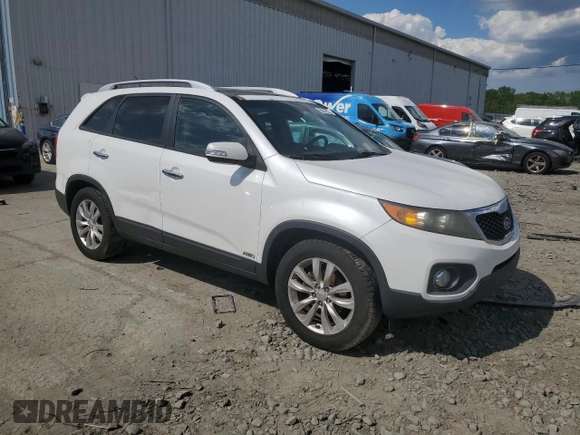 2011 Kia Sorento EX z VIN 5XYKUDA22BG062985, wystawiony jako Copart lot #56215815 z przebiegiem 118 109 mil mil oraz Czysty tytuł • Clean title. Historia ofert i sprzedaży dostępna na DreamBid. Obrazek 4.