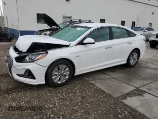 2019 Hyundai Sonata Hybrid SE with VIN KMHE24L33KA091688, listed as a Copart auction lot 51177435 with 84,922 mi miles and Salvage Title. Bid and sale history available at carsss.com. Image 1.