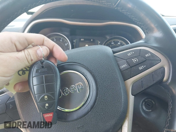 2015 Jeep Cherokee Latitude with VIN 1C4PJMCB6FW691816, listed as a IAAI auction lot 42026070 with 179,054 mi miles and . Bid and sale history available at DreamBid. Image 11.