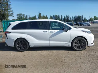 2021 Toyota Sienna XSE with VIN 5TDXRKEC9MS004991, listed as a IAAI auction lot 42177236 with 123,736 mi miles and . Bid and sale history available at DreamBid. Image 13.