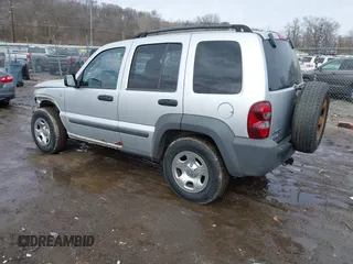 2007 Jeep Liberty Sport with VIN 1J4GL48K77W669788, listed as a IAAI auction lot 41655587 with 136,727 mi miles. Bid and sale history available at carsss.com. Image 3.