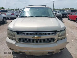 2007 Chevrolet Suburban LTZ with VIN 3GNFC16077G143345, listed as a IAAI auction lot 42073956 with Not Provided miles. Bid and sale history available at carsss.com. Image 6.