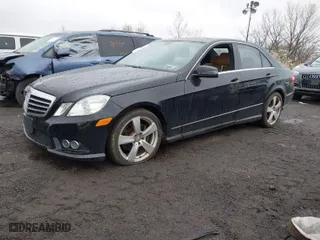 2010 Mercedes-Benz E-Class E 350 Luxury with VIN WDDHF8HB0AA176067, listed as a IAAI auction lot 41997712 with 151,662 mi miles. Bid and sale history available at carsss.com. Image 2.
