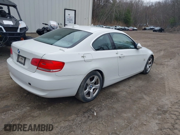 2009 BMW 3 Series 328i xDrive with VIN WBAWV53589P079807, listed as a IAAI auction lot 42063817 with Not Provided miles and . Bid and sale history available at carsss.com. Image 4.
