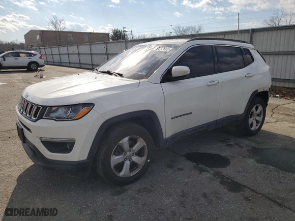2018 Jeep Compass Latitude with VIN 3C4NJDBB9JT435788, listed as a Copart auction lot 42877615 with NaN miles and Salvage Title. Bid and sale history available at carsss.com. Image 1.