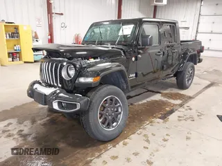 2023 Jeep Gladiator Overland с VIN 1C6HJTFG6PL552866, выставлен на аукционе IAAI как лот 42086784 с пробегом 20 041 миль миль и . История ставок и продаж доступна на DreamBid. Изображение 16.