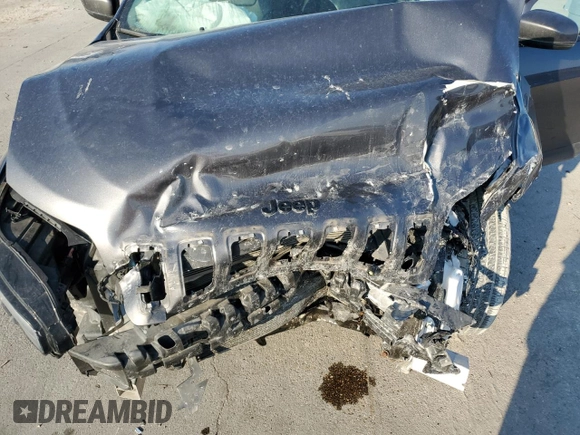 2019 Jeep Cherokee Altitude with VIN 1C4PJMLX7KD302103, listed as a Copart auction lot 72351434 with Not Provided miles and Salvage Title. Bid and sale history available at DreamBid. Image 13.