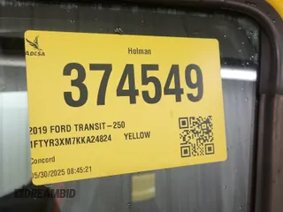 2019 Ford Transit z VIN 1FTYR3XM7KKA24824, wystawiony jako IAAI lot #42500762 z przebiegiem 75 307 mil mil oraz . Historia ofert i sprzedaży dostępna na DreamBid. Obrazek 22.