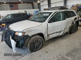 2018 Jeep Grand Cherokee Upland with VIN 1C4RJFAG9JC426689, listed as a Copart auction lot 62840165 with 329,670 mi miles and Salvage title. Bid and sale history available at DreamBid. Image 1.