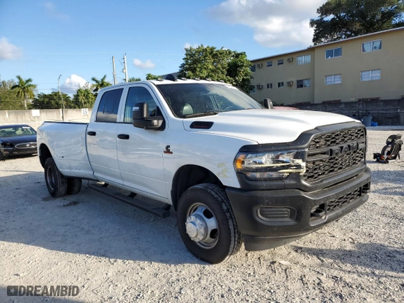2023 Ram 3500 Tradesman with VIN 3C63RRGL6PG652013, listed as a Copart auction lot 44026575 with 46,943 mi miles and Salvage Title. Bid and sale history available at carsss.com. Image 4.