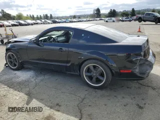 2008 Ford Mustang GT Deluxe z VIN 1ZVHT82H185162646, wystawiony jako Copart lot #51623075 z przebiegiem 106 896 mil mil oraz Szkoda całkowita • Salvage title. Historia ofert i sprzedaży dostępna na DreamBid. Obrazek 2.