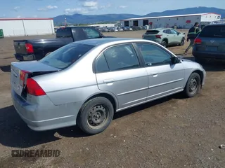 2005 Honda Civic LX with VIN 2HGES16575H537655, listed as a IAAI auction lot 42087479 with 189,307 mi miles and . Bid and sale history available at DreamBid. Image 4.