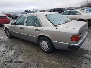 1991 Mercedes-Benz 300 E with VIN WDBEA30D1MB375752, listed as a Copart auction lot 88124765 with 212,825 mi miles and Clean Title. Bid and sale history available at DreamBid. Image 2.