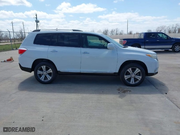 2011 Toyota Highlander Limited with VIN 5TDYK3EH4BS049750, listed as a IAAI auction lot 41787928 with 1 mi miles. Bid and sale history available at carsss.com. Image 12.