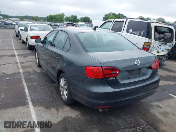 2012 Volkswagen Jetta SE с VIN 3VWDP7AJ5CM451193, выставлен на аукционе IAAI как лот 42228110 с пробегом 110 583 миль миль и . История ставок и продаж доступна на DreamBid. Изображение 3.