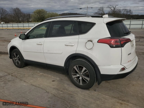 2018 Toyota RAV4 XLE with VIN JTMRFREV0JJ743512, listed as a Copart auction lot 49662025 with 61,849 mi miles and Salvage Title. Bid and sale history available at carsss.com. Image 2.