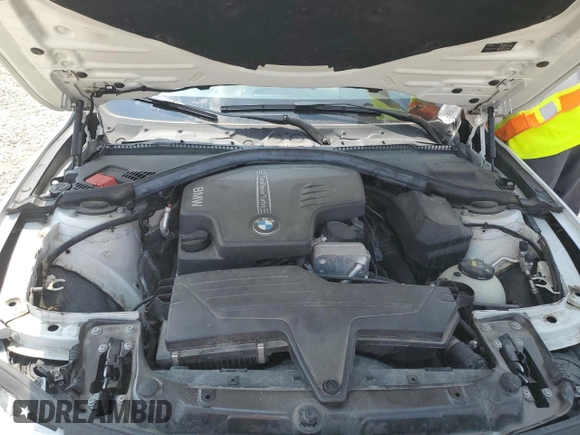 2015 BMW 3 Series 320i xDrive с VIN WBA3C3C55FP664210, выставлен на аукционе Copart как лот 64641294 с пробегом 92 573 миль миль и Списание • Salvage title. История ставок и продаж доступна на DreamBid. Изображение 11.