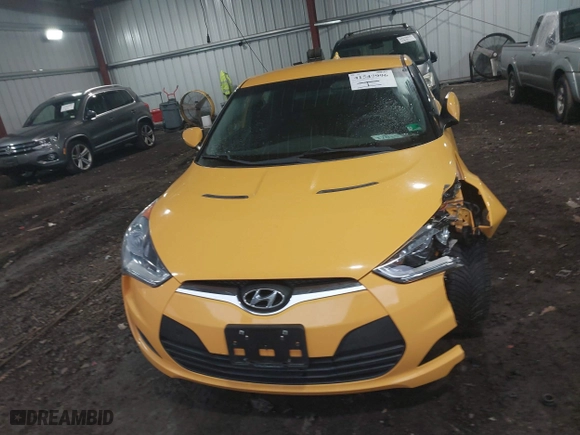 2015 Hyundai Veloster with VIN KMHTC6AD4FU244725, listed as a IAAI auction lot 41547996 with 70,203 mi miles. Bid and sale history available at carsss.com. Image 12.