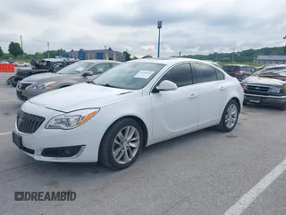 2016 Buick Regal Premium II z VIN 2G4GS5GX0G9182335, wystawiony jako IAAI lot #42356491 z przebiegiem 136 068 mil mil oraz . Historia ofert i sprzedaży dostępna na DreamBid. Obrazek 2.