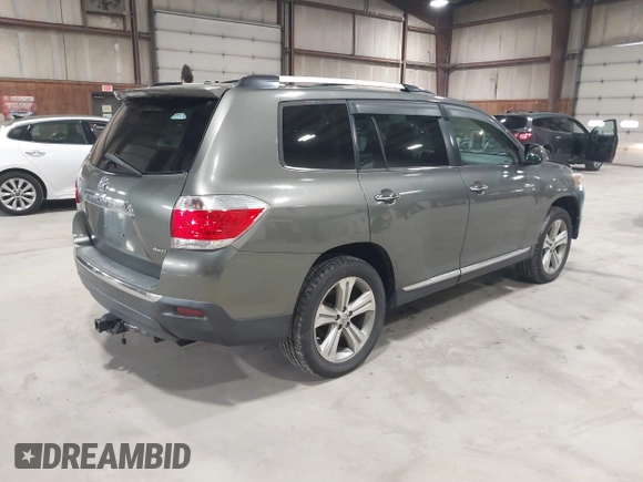 2012 Toyota Highlander Limited with VIN 5TDDK3EH6CS104814, listed as a IAAI auction lot 41958855 with 232,000 mi miles. Bid and sale history available at carsss.com. Image 4.