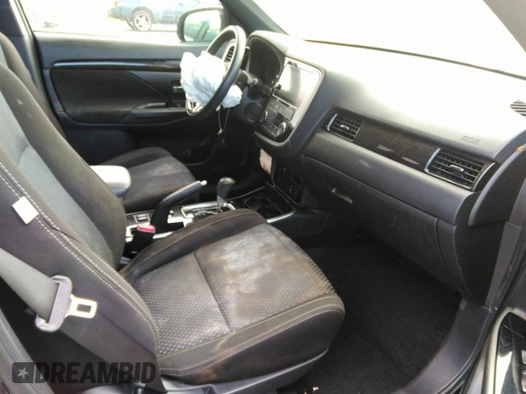2018 Mitsubishi Outlander SE with VIN JA4AD3A37JZ049609, listed as a IAAI auction lot 34950612 with 85,719 mi miles and . Bid and sale history available at DreamBid. Image 5.