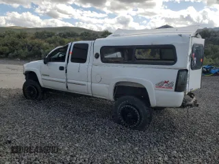 2003 GMC Sierra 2500HD SLE z VIN 1GTHK29U83E116147, wystawiony jako Copart lot #57079385 z przebiegiem Nie podano mil oraz Szkoda całkowita • Salvage title. Historia ofert i sprzedaży dostępna na DreamBid. Obrazek 2.
