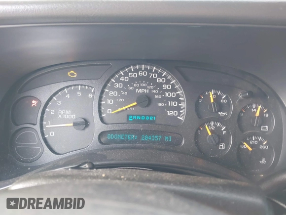 2005 Chevrolet Suburban Z71 with VIN 3GNFK16Z25G166692, listed as a IAAI auction lot 41825734 with 204,357 mi miles. Bid and sale history available at carsss.com. Image 7.