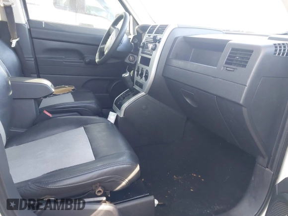 2008 Jeep Patriot Sport с VIN 1J8FT28028D591916, выставлен на аукционе IAAI как лот 41892045 с пробегом 199 004 миль миль и . История ставок и продаж доступна на DreamBid. Изображение 5.