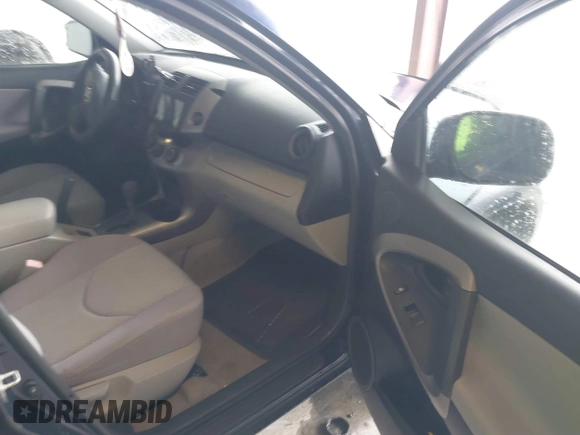 2006 Toyota RAV4 with VIN JTMZD33V266014430, listed as a IAAI auction lot 41820953 with 181,962 mi miles. Bid and sale history available at carsss.com. Image 5.